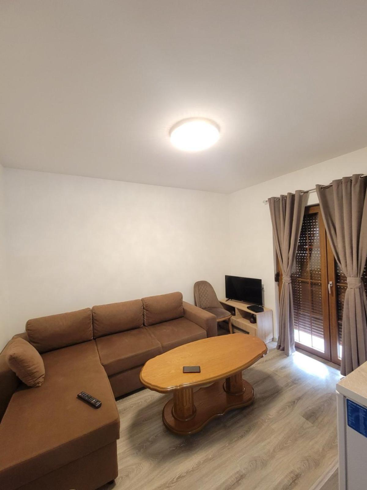 Eleon Motel Brezovice Exteriér fotografie