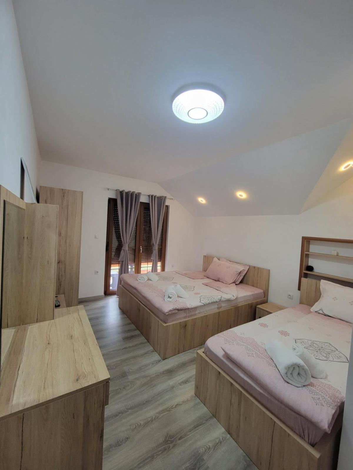 Eleon Motel Brezovice Exteriér fotografie